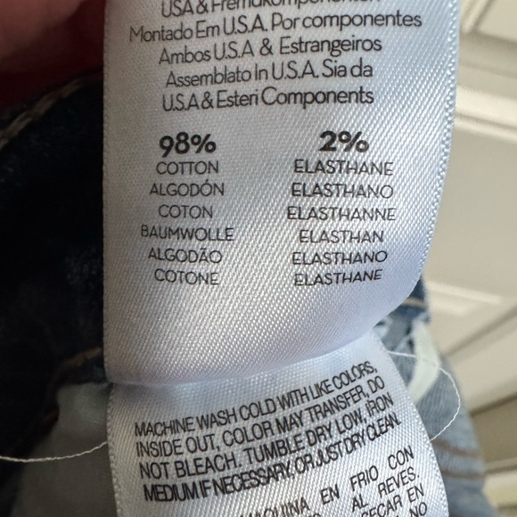 Fossil Key-Per Floral Cotton Canvas Crossbody Bag. 9.5” by 10” by 0.5” - Picture 12 of 12